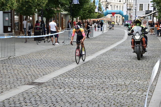 但现实让人 但现实让人